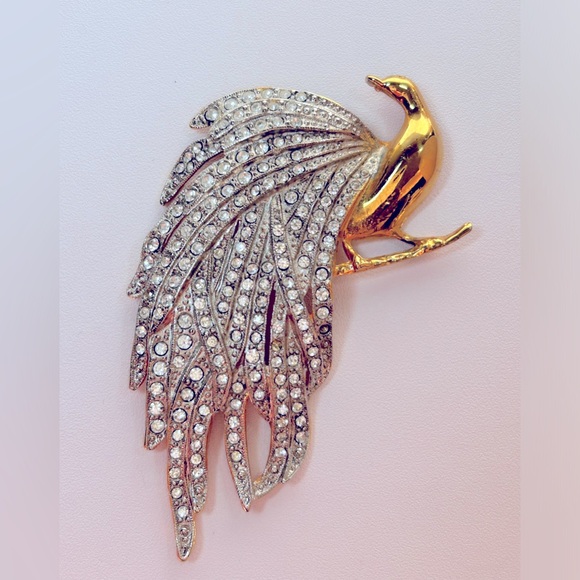 Large Vintage Gold-Plated Peacock Brooch Pin with Rhinestone-Encrusted Tail Pave - Picture 4 of 8